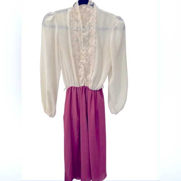 Vintage Cream and Pink Lace Dress - Picture 2 of 4